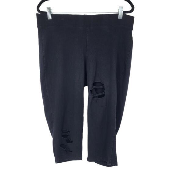 Torrid Black Pedal Pusher Premium Leggings Destructed Distressed Size 2X - Picture 2 of 5